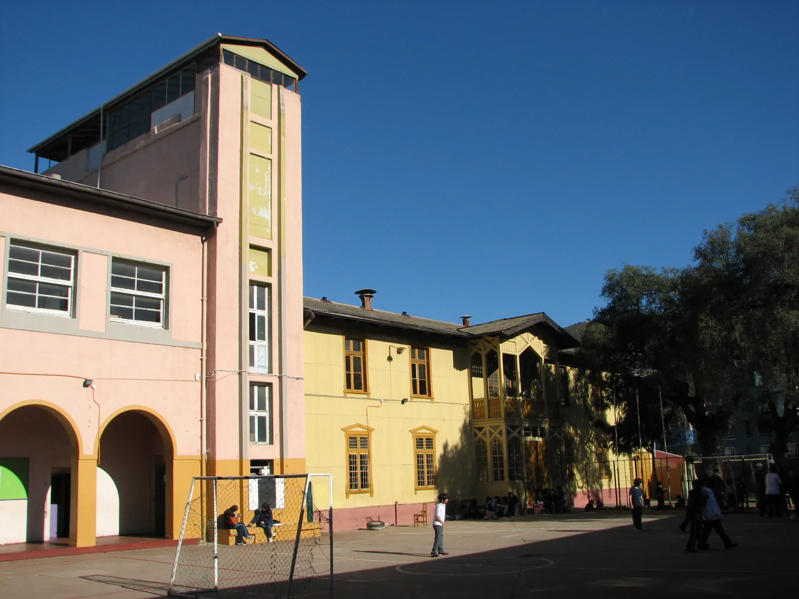 Gimnasio Fuente: Sofia Vargas-Koch, 2009