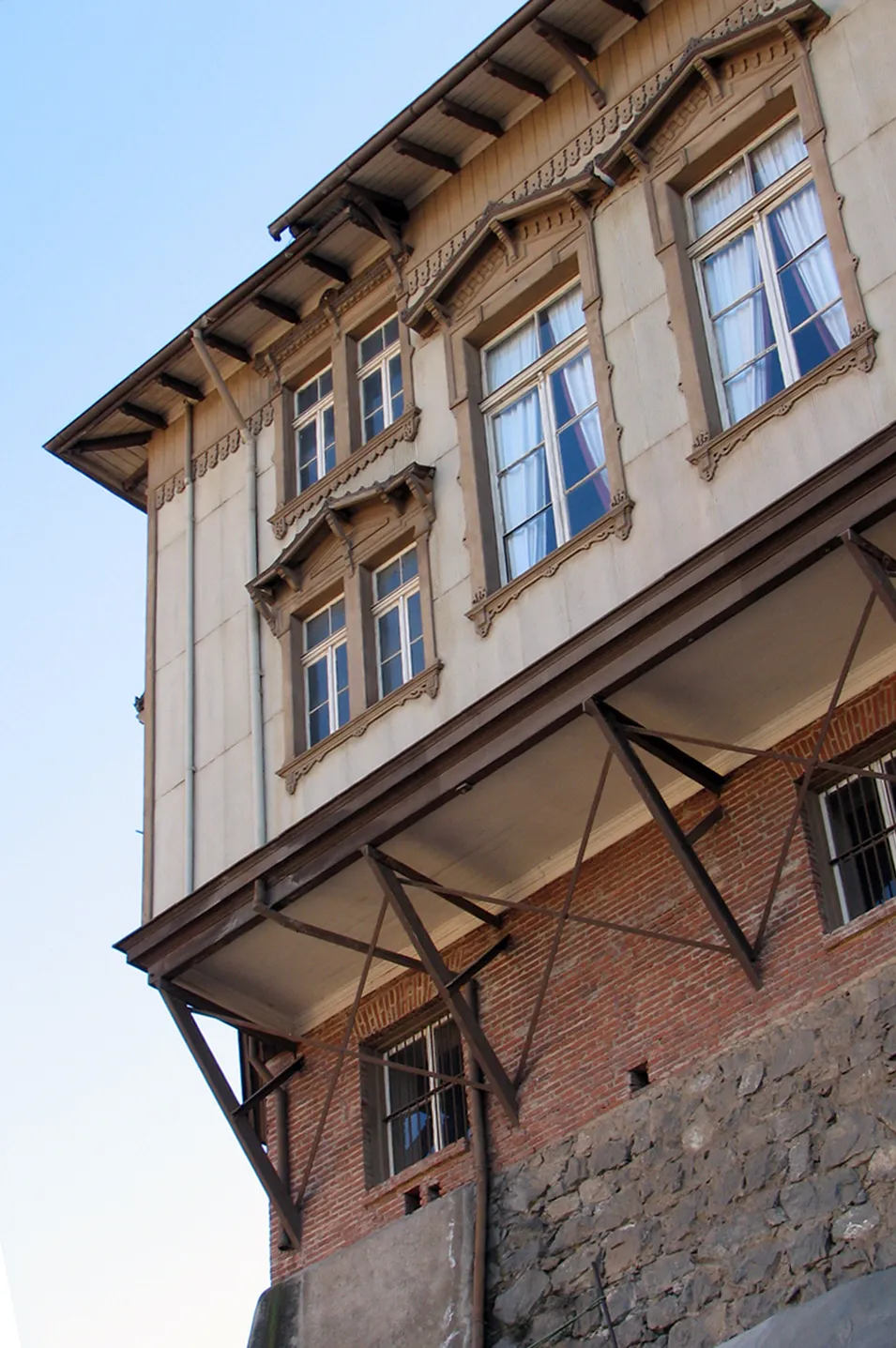 Detalle de fachada del salón principal del Ex Colegio Alemán