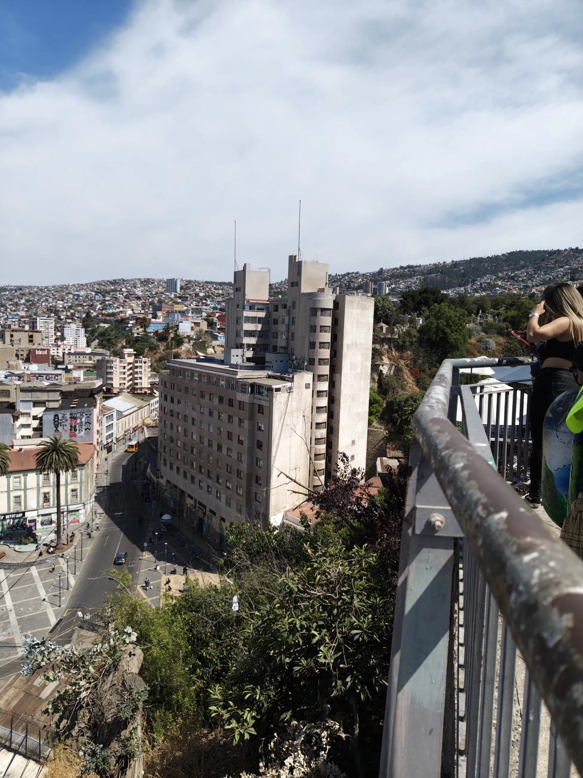 Edificio de la Cooperativa Vitalicia en gran angular desde Atkinson