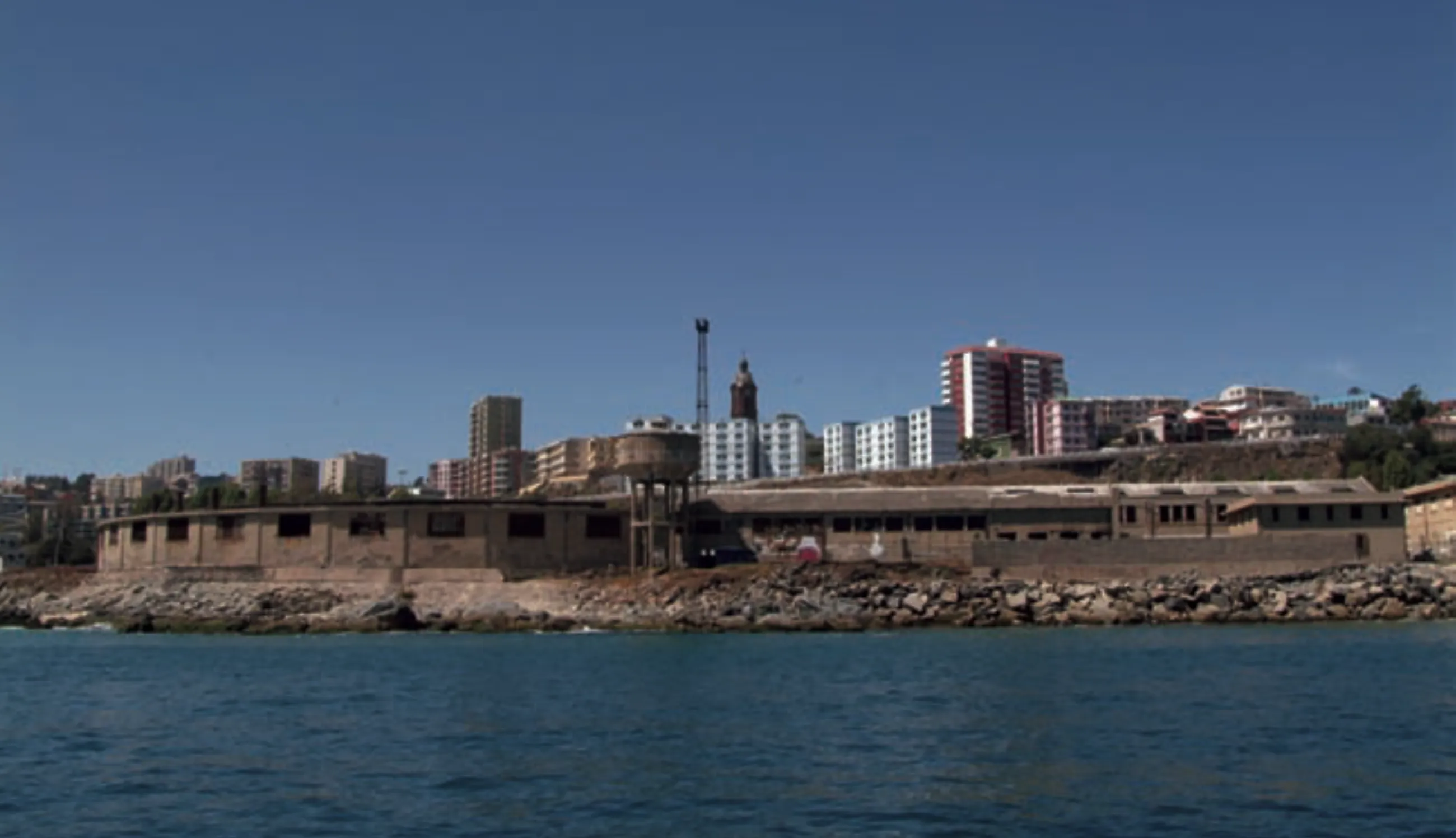 Tornamesa desde el mar, Fuente: Guía de Arquitectura 