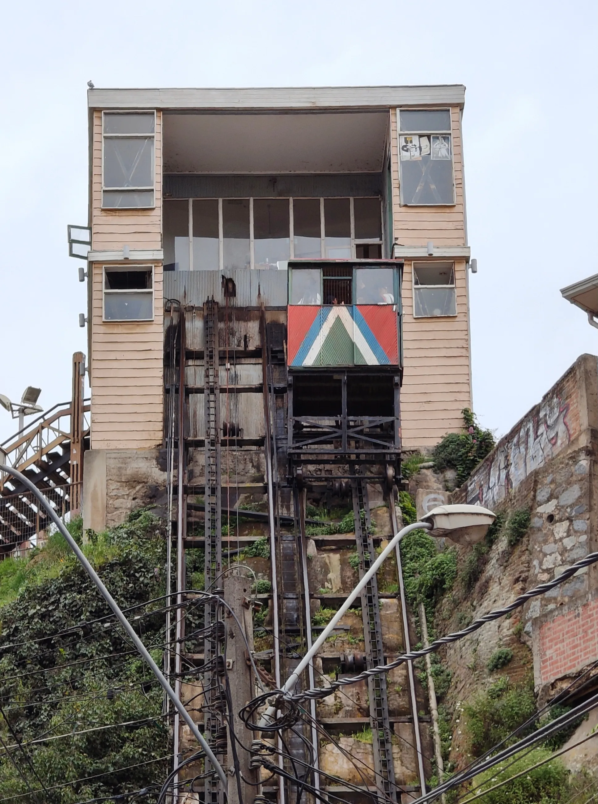 Ascensor Reina Victoria, 21 de agosto 2025, Autora: Sofia Vargas Koch