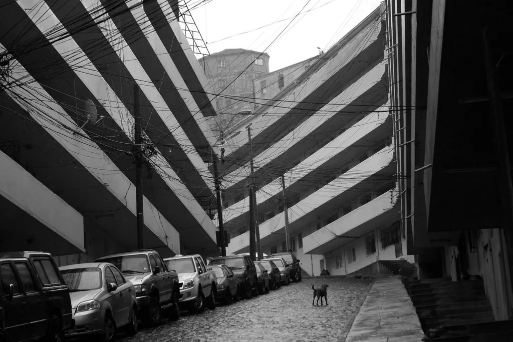 Vista desde la calle al Conjunto Habitacional Quebrada Márquez