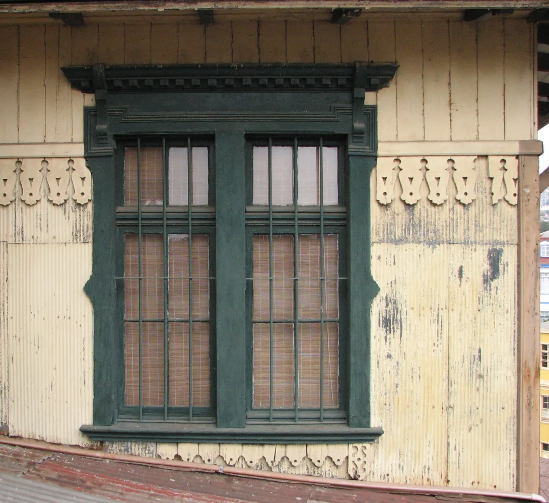 Detalle ventana Gimnasio Fuente: Sofia Vargas-Koch, 2009